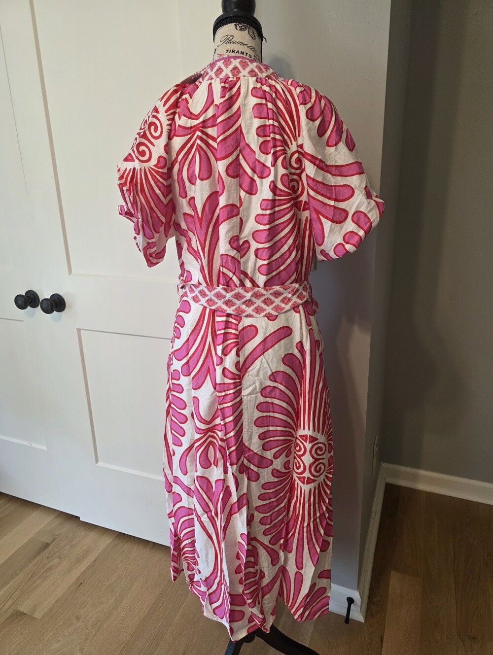 Gorgeous Pink & White Midi Dress with Bold Floral Print-NWT - Picture 11 of 16